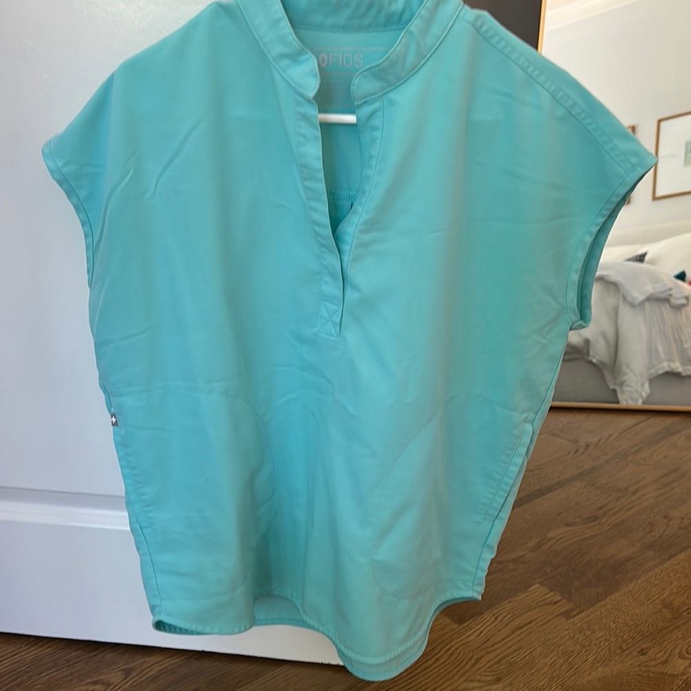 Figs Aqua Rafaela scrub top